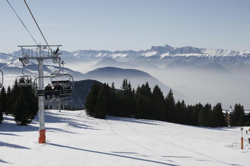 Aparthotel Noemys Ecrin des Neiges Chamrousse Exterior foto